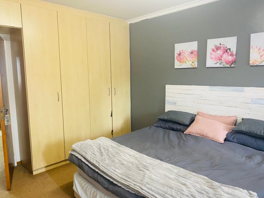 4 Bedroom Property for Sale in Summerstrand Eastern Cape